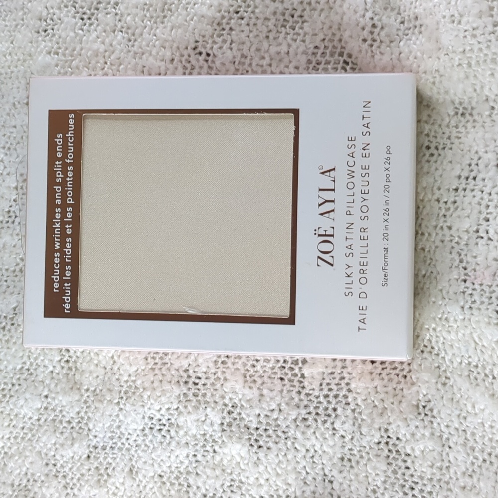 Zoë Ayla Silky Satin Pillowcase in Champagne